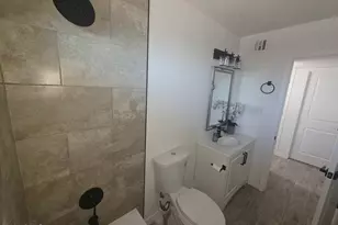 2516 N 47th Dr, Phoenix, AZ 85035 - Photo 7