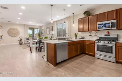 43 E Capricorn Way, Chandler, AZ 85249 - Photo 11