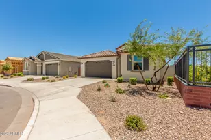 43 E Capricorn Way, Chandler, AZ 85249 - Photo 3