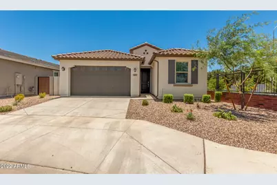 43 E Capricorn Way, Chandler, AZ 85249 - Photo 1