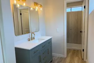 2829 E Tracy Ln, Phoenix, AZ 85032 - Photo 9