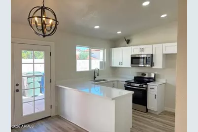 2829 E Tracy Lane #4, Phoenix, AZ 85032 - Photo 3