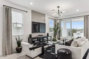 9746 S 12th St St, Phoenix, AZ 85042 - Photo 9
