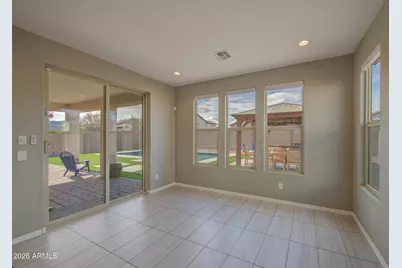 19040 W Becker Lane, Surprise, AZ 85388 - Photo 5