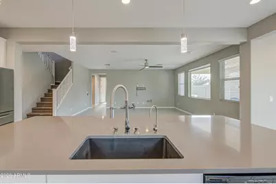 19040 W Becker Lane, Surprise, AZ 85388 - Photo 7