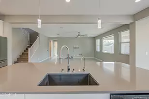 19040 W Becker Ln, Surprise, AZ 85388 - Photo 7