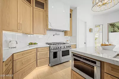 10671 E Caribbean Lane, Scottsdale, AZ 85255 - Photo 11