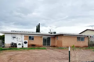 21 E Brown Dr, Sierra Vista, AZ 85635 - Photo 5