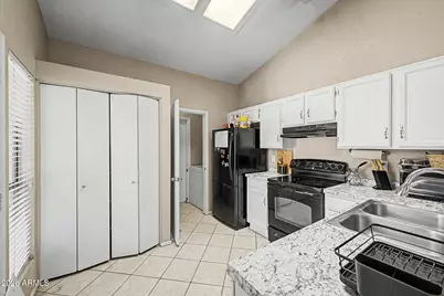 118 N Heritage Drive, Gilbert, AZ 85234 - Photo 11