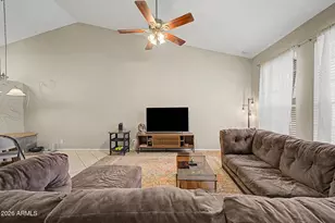 118 N Heritage Dr, Gilbert, AZ 85234 - Photo 7