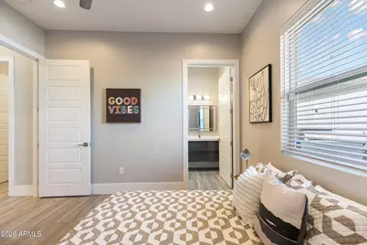 2252 E South Mountain Avenue, Phoenix, AZ 85042 - Photo 27