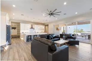 2252 E South Mountain Ave, Phoenix, AZ 85042 - Photo 9