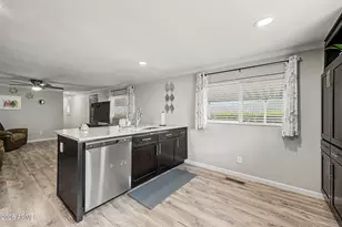 15601 N 19th Ave, Phoenix, AZ 85023 - Photo 13
