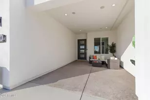 2252 E South Mountain Ave, Phoenix, AZ 85042 - Photo 3