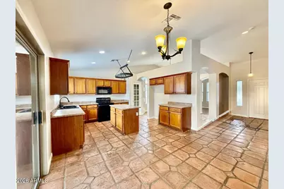 6423 W Villa Linda Drive, Glendale, AZ 85310 - Photo 5