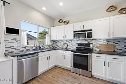 14630 W Hearn Road, Surprise, AZ 85379 - Photo 11