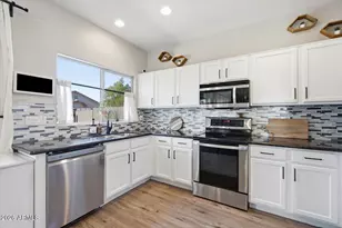 14630 W Hearn Rd, Surprise, AZ 85379 - Photo 11