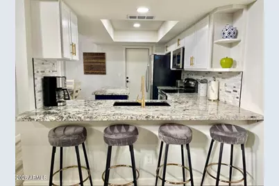 9040 E Winchcomb Drive, Scottsdale, AZ 85260 - Photo 17