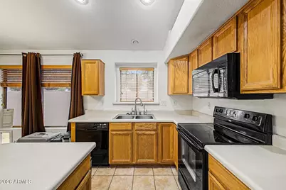 11213 W Vernon Avenue, Avondale, AZ 85392 - Photo 9
