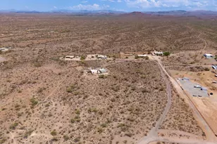 43513 N 261st Ave, Morristown, AZ 85342 - Photo 5