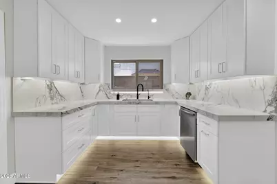 4760 W Wahalla Lane, Glendale, AZ 85308 - Photo 9