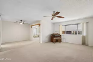 10906 W Roundelay Circle S, Sun City, AZ 85351 - Photo 13
