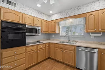 10906 W Roundelay Circle S, Sun City, AZ 85351 - Photo 7