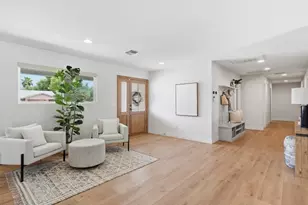 5102 E Poinsettia Dr, Scottsdale, AZ 85254 - Photo 3