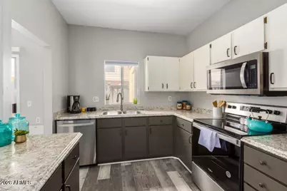 3320 W McRae Way #Unit 1, Phoenix, AZ 85027 - Photo 11
