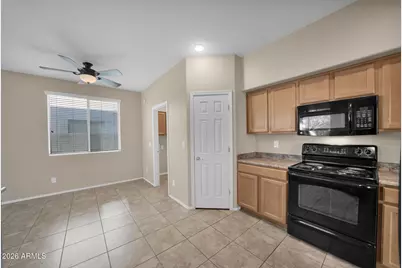 10281 W Carlota Lane, Peoria, AZ 85383 - Photo 9