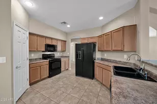 10281 W Carlota Ln, Peoria, AZ 85383 - Photo 5