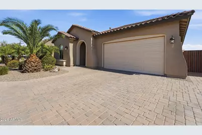 129 W White Oak Avenue, Queen Creek, AZ 85140 - Photo 3