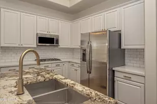 22420 N 48th St, Phoenix, AZ 85054 - Photo 9