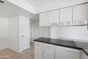 4616 W Saguaro Dr, Glendale, AZ 85304 - Photo 9