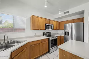 6947 W Via Del Sol Dr, Glendale, AZ 85310 - Photo 25