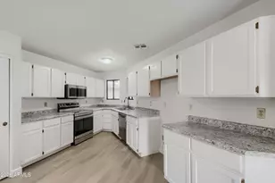 11140 N 82nd Dr, Peoria, AZ 85345 - Photo 7