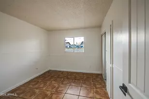 7922 W Earll Dr, Phoenix, AZ 85033 - Photo 13