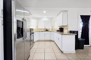 11007 W Cottonwood Ln, Avondale, AZ 85392 - Photo 11