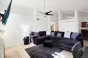 11007 W Cottonwood Ln, Avondale, AZ 85392 - Photo 9