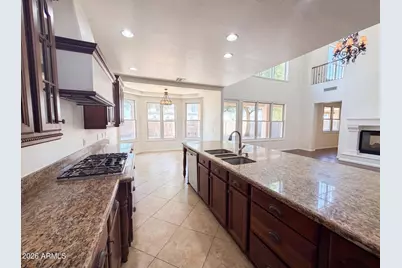 4118 W Saint Anne Avenue, Phoenix, AZ 85041 - Photo 7