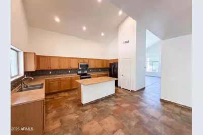 7428 S 15th Drive, Phoenix, AZ 85041 - Photo 9