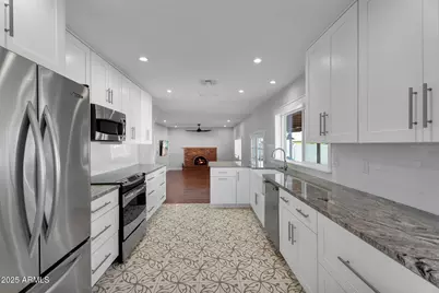2542 W Nopal Avenue, Mesa, AZ 85202 - Photo 19