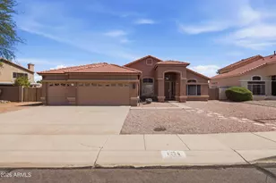 1274 E Lake Dr, Gilbert, AZ 85234 - Photo 1