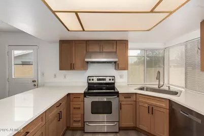 5055 W Vogel Avenue, Glendale, AZ 85302 - Photo 15