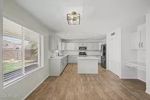 724 W Sandra Ter, Phoenix, AZ 85023 - Photo 11