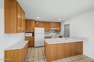 204 E Fordham Dr, Tempe, AZ 85283 - Photo 9