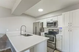 286 W Palomino Dr, Chandler, AZ 85225 - Photo 1