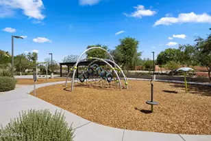 2826 E Fraktur Rd, Phoenix, AZ 85040 - Photo 33