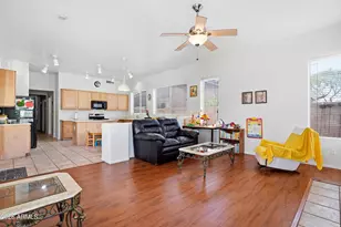 4010 E Hamblin Dr, Phoenix, AZ 85050 - Photo 9