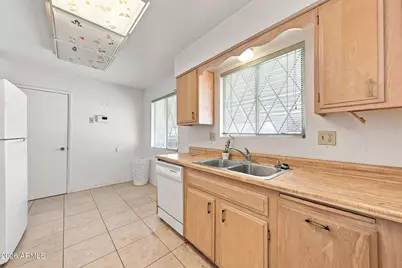 10050 N 103rd Avenue, Sun City, AZ 85351 - Photo 11